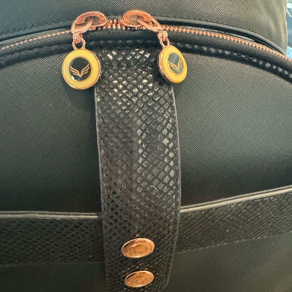Original Smart Birdy Carryon. Black and Rose Gold. In very good condition.